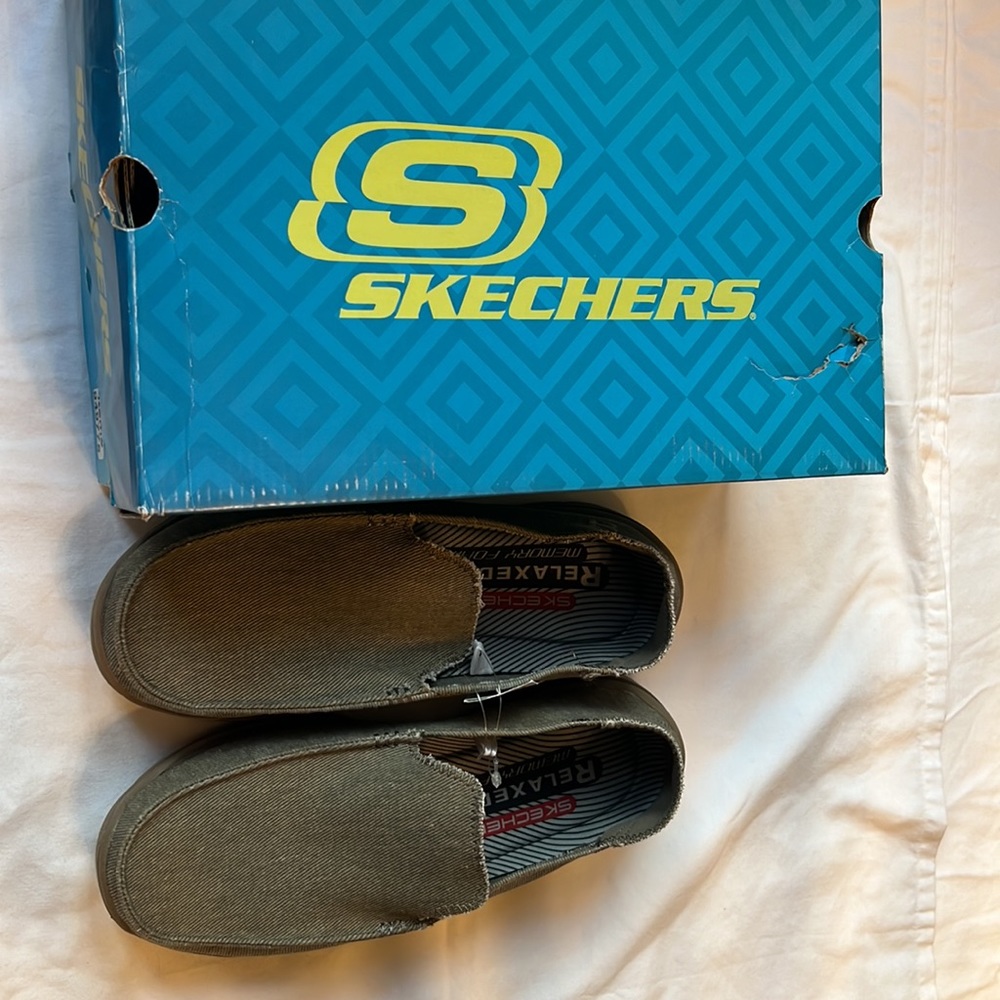 Men’s Sketcher’s Loafer Size 8 Taupe Superior Relaxed Fit Memory Foam Comfy NWT - Picture 4 of 7